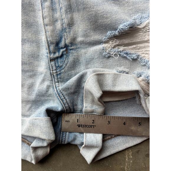 American Eagle Mom Jean Short Stretch Women's Size 4 Light Wash Cuffed - Picture 5 of 7